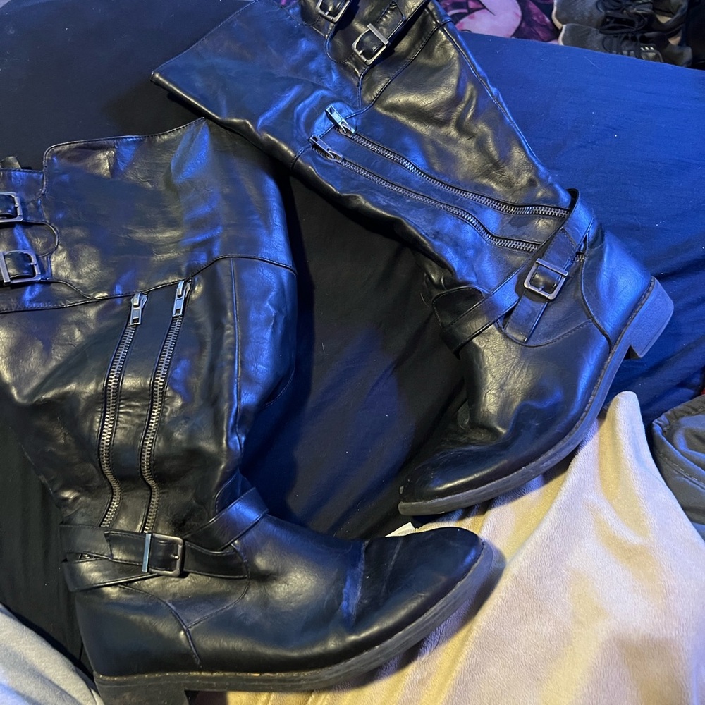 Black Leather Knee-High Boots with Buckles size 9 women’s